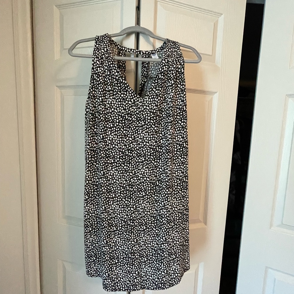 Adorable black and white summer dress